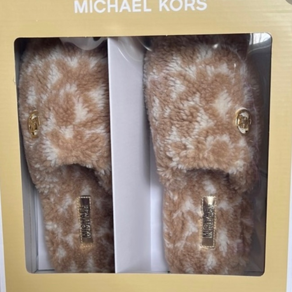 Michael Kors Alexis Closed toe slippers